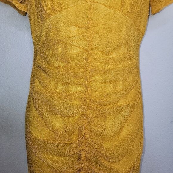 Lulus Harlou Mustard Yellow Lace Ruched Bodycon Dress Size Small - Picture 6 of 11